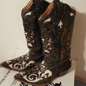 Gorgeous black & white Lizard Corral Cowboy boots